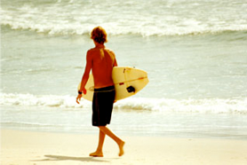 surfista en la playa